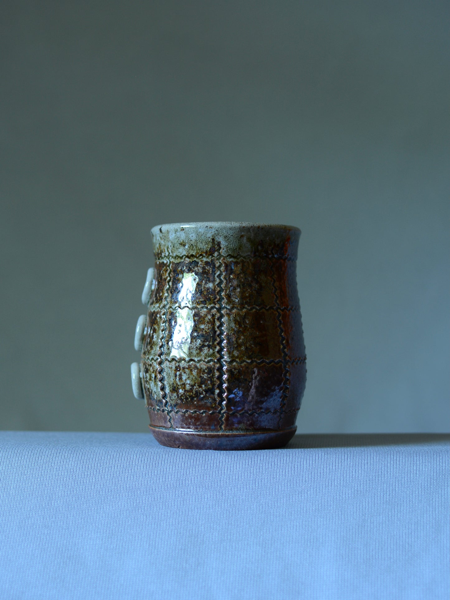 Small Button Mug 4