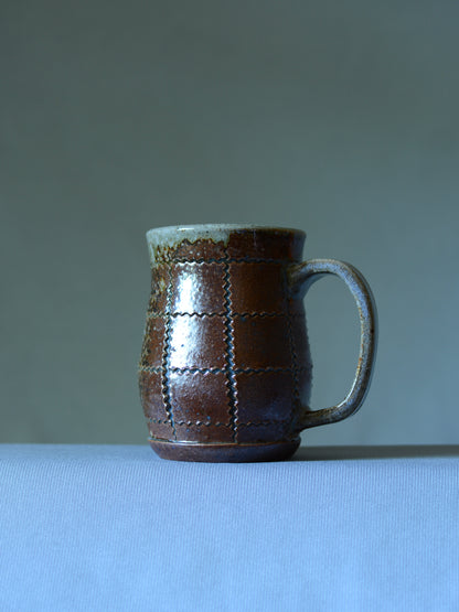 Small Button Mug 4