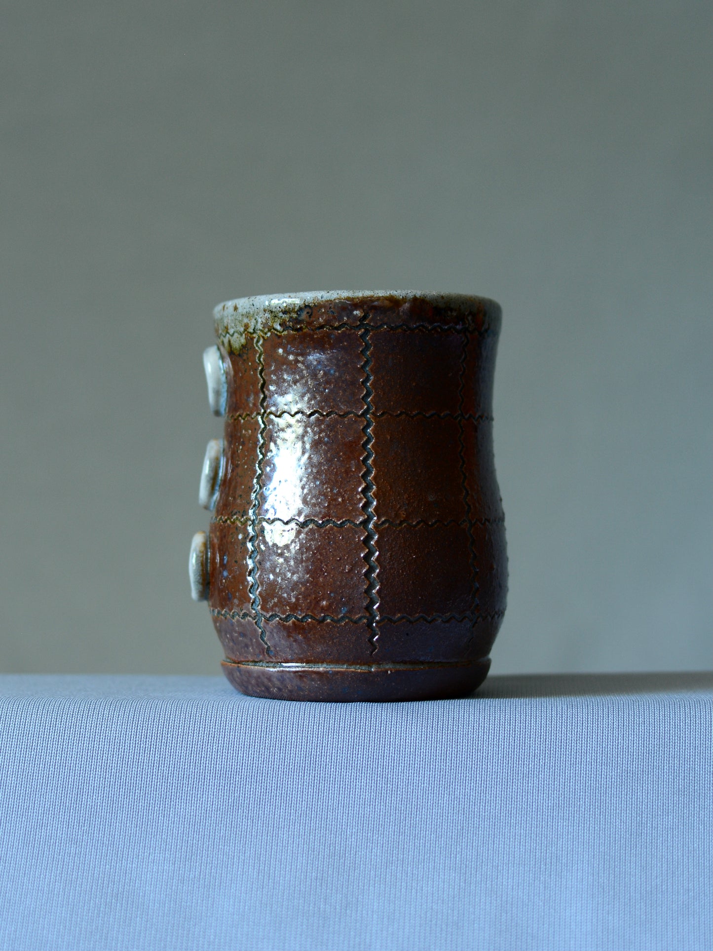Button Mug 8